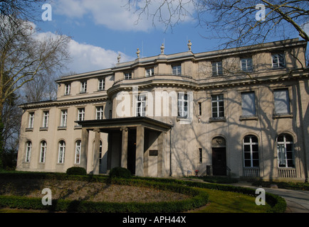 Wannsee-Konferenz-Villa wo "Final Solution", den Völkermord an den europäischen Juden, in Sitzung am 20. Januar 1942 organisiert wurde Stockfoto