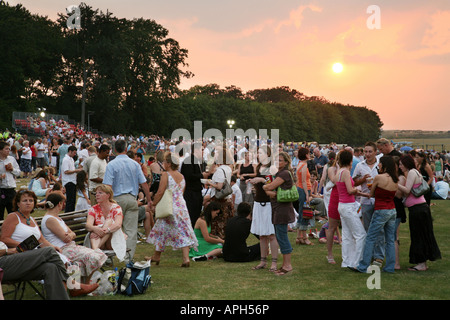 Abendveranstaltung, Juli Rennbahn, Newmarket, Suffolk England Stockfoto