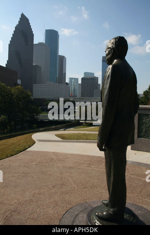 Statue von George und Houston Skyline Texas November 2007 Stockfoto