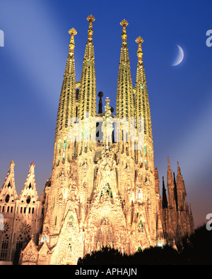 ES - BARCELONA: Temple De La Sagrada Familia bei Nacht Stockfoto