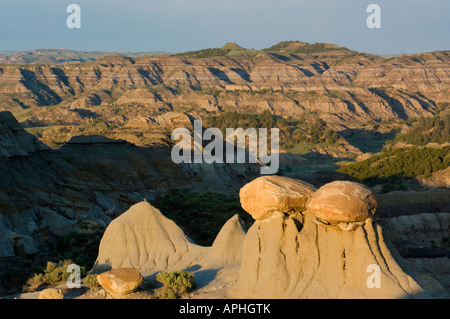 Kappe Felsen bei Sonnenuntergang Makoshika State Park Montana Stockfoto