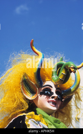 Porträt einer maskierten chinesischen Supay-Teufelstänzerin während des Diablada-Tanzes, Gran Poder-Festivals, La Paz, Bolivien Stockfoto