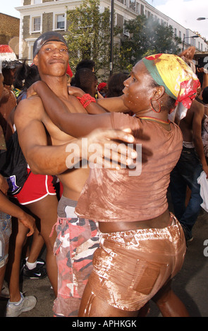 Tänzer Darsteller Nottinghill Carnival lächelnd Stockfoto