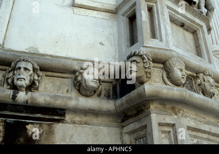 Kopf-Skulpturen auf Kathedrale Sv Jakov frühen Renaissance-Architektur Sibenik Dalmatien Kroatien Stockfoto