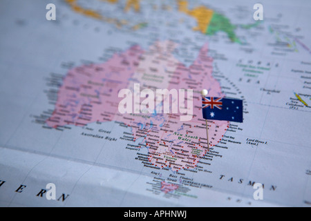 Flagge Pin platziert auf Weltkarte in Sydney, Australien Stockfoto