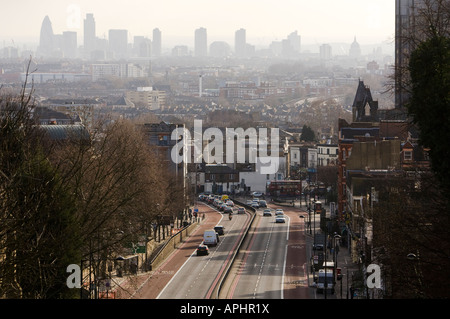 Blick auf London Stadt von Torbogen Stockfoto