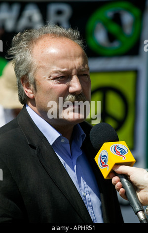 George Galloway MP Respekt Party interviewt auf einer Kundgebung verurteilen den Bombenanschlägen in London der 7. Juli 2005, London, UK Stockfoto