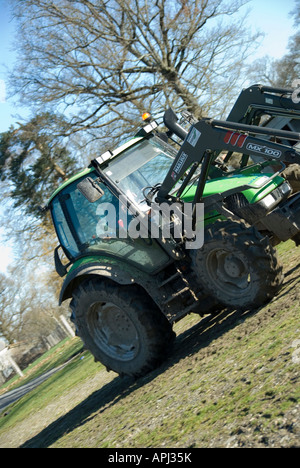 Stock Foto von einem Deutz Fahr Traktor wurde das Foto in der Region Limousin in Frankreich aufgenommen. Stockfoto