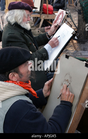 Künstler bei der Arbeit Place du Tertre Paris Stockfoto