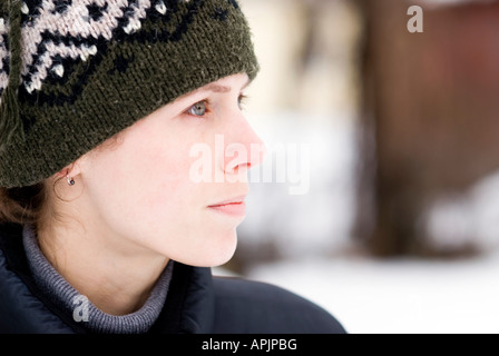 schöne junge Frau im winter Stockfoto