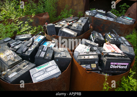 Autobatterien in Schrottplatz recycelt werden Stockfoto