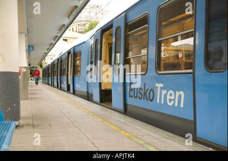 Eusko Tren Nahverkehrszug Netzwerk Donostia-San Sebastian-Spanien Stockfoto