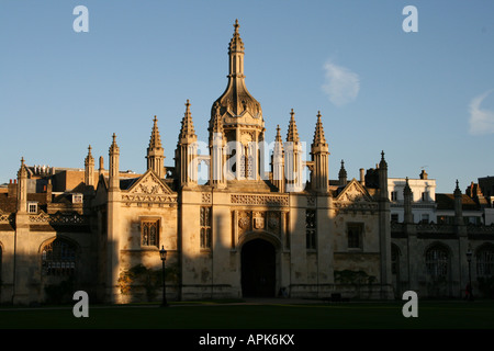 Eingang zum Kings College in Cambridge Stockfoto