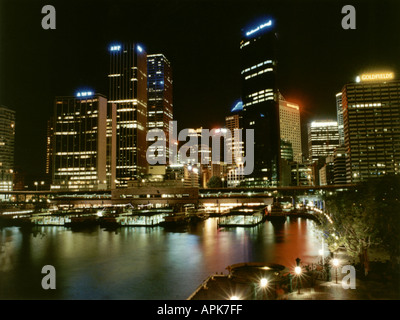 Sydney Harbour ferry terminal Circular Quay NSW New South Wales Australia in der Nacht Stockfoto