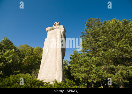 ILLINOIS Oregon Stone Black Hawk Statue entworfen Lorado Taft American Indian Lowden State Park achtundvierzig Fuß hoch Stockfoto