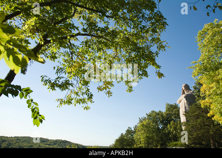 ILLINOIS Oregon Stone Black Hawk Statue entworfen Lorado Taft American Indian Lowden State Park achtundvierzig Fuß hoch Stockfoto