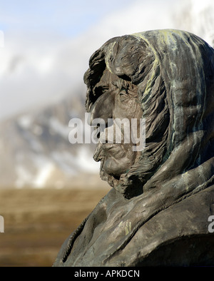 Statue von Roald Amundsen in dem abgelegenen Dorf Ny Alesund, Norwegen, Spitzbergen Stockfoto