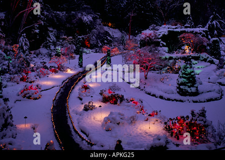 Der versunkene Garten Butchart Gardens dekoriert für Weihnachten in der Nähe von Victoria auf Vancouver Island in British Columbia Kanada Stockfoto