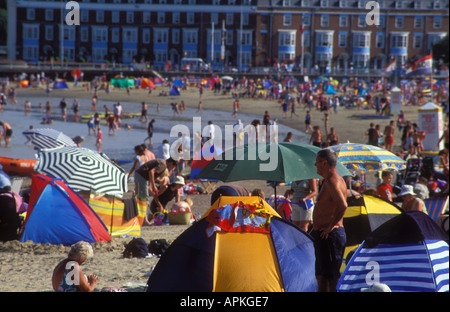 Crowded Beach Weymouth Dorset England UK Stockfoto