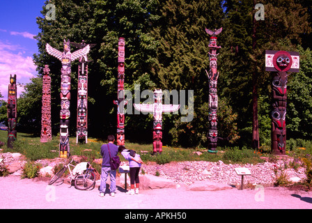 Totempfähle an Brockton Punkt im Stanley Park in Vancouver British Columbia Kanada Stockfoto