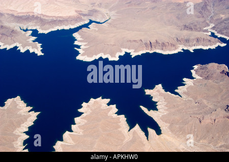 Antenne des Lake Mead und Land Erosion hinter Hoover Dam an Grenze von Arizona AZ Nevada NV Stockfoto