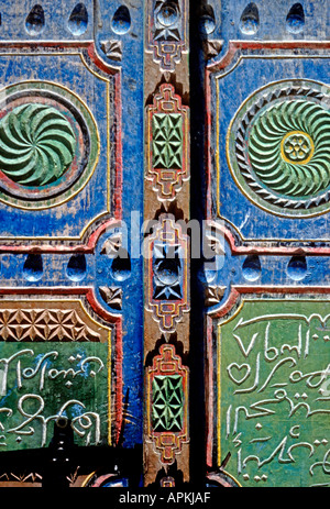 Detail der geschnitzte Tür In Nizwa, Oman Stockfoto