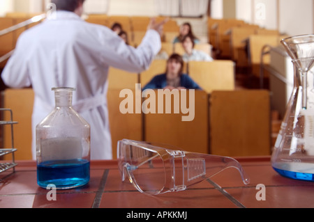 Schüler und Lehrer im Klassenzimmer Stockfoto