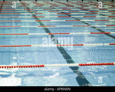 Schwimmbad mit wegmarkierungen (close-up) Stockfoto