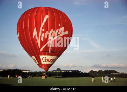 Jungfrau Hot Air Balloon Pre ausziehen Wymondham Norfolk Stockfoto