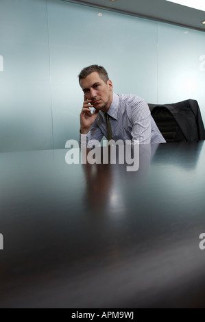 Verärgert Geschäftsmann in seinem Büro Stockfoto