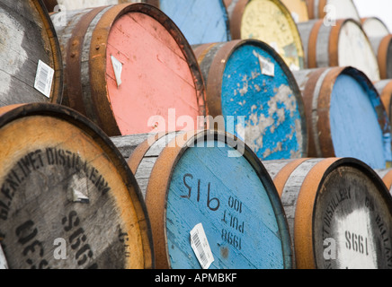 Whisky-Fässer in Speyside Cooperage, Visitor Centre, Craigellachie, Aberlour, Banffshire, Grampian Schottland, Vereinigtes Königreich Stockfoto