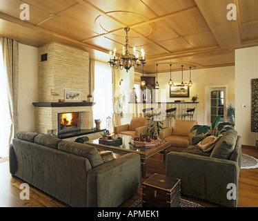 Wohnzimmer im Landhaus Stockfoto
