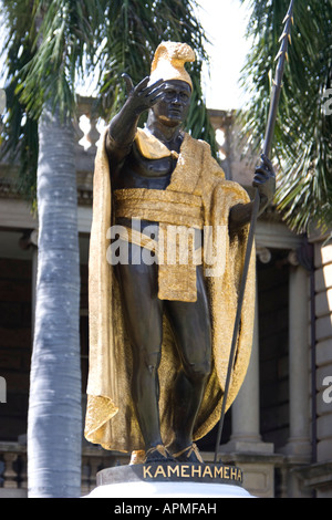 Statue von König Kamehameha das große draußen das Zustand höchste Gerichtsgebäude Honolulu Stadtzentrum Hawaii USA Stockfoto