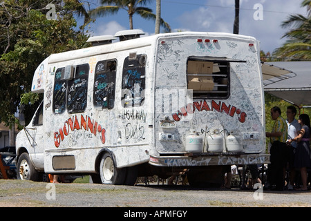 Beliebte am Straßenrand gekochte Garnelen stehen Giovannis Nordküste Oahu Hawaii USA Stockfoto