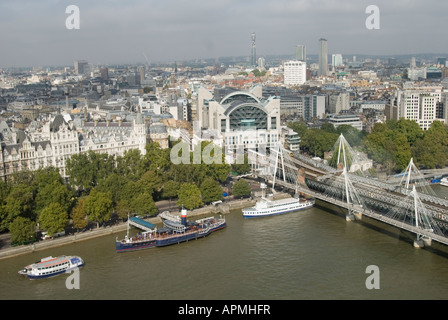 Luftbild des Bahnhofs Charing Cross in der City von London England Stockfoto