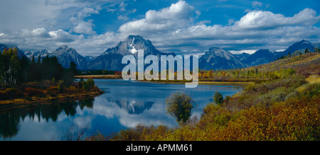 Grand Teton National Park in Wyoming zeigt Mount Moran aus den ruhigen Gewässern der Oxbow Bend des Snake River Stockfoto