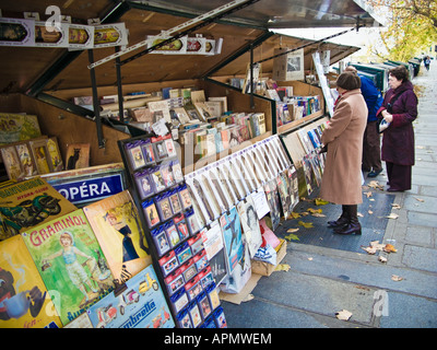 Freiem Himmel Stall zu verkaufen Kunst und Bücher auf dem linken Ufer der Seine Paris Frankreich Europa Stockfoto