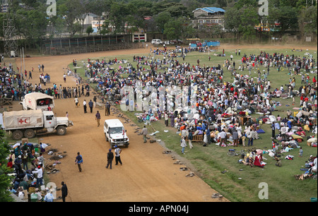 Massen von IDP Zuflucht in Nakuru Afhara Stadion, Kenia, Ostafrika Stockfoto