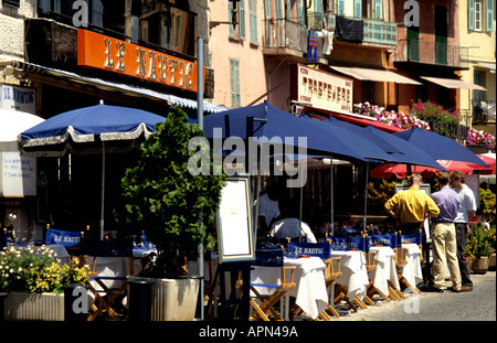 Villefranche ist ein spannender Ort für Restaurant das Leben an der französischen Riviera Stockfoto