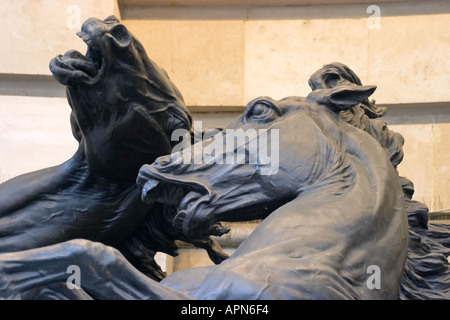 Detail vom Reiterstandbild am Piccadilly Circus-London England Stockfoto