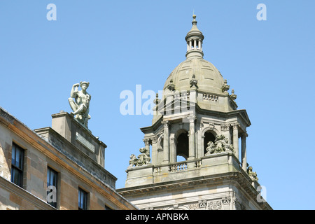 Bau Detail John Street italienischen Zentrum Statue von Mercury City Chambers Glasgow Schottland Stockfoto