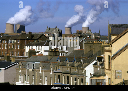 Sellafield nukleare Wiederaufarbeitungsanlage, früher bekannt als Windscale auf der irischen See Küste von Cumbria Nordwestengland Stockfoto