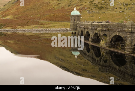 Craig Goch Stausee und Staumauer im Elan-Tal, Powys, Wales Stockfoto