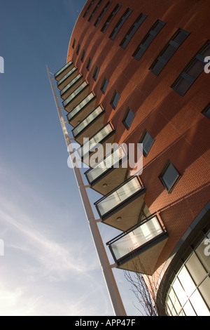 Balkone auf neuen Wohnblock in Docklands London GB UK Stockfoto