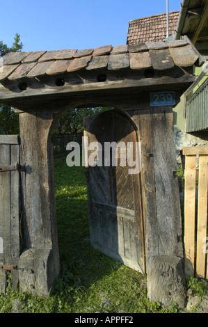 ATIA, traditionelles Dorf der ungarischen Minderheit in Rumänien in Hargitha, mit Stadtblick Stockfoto