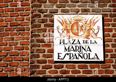 Straßenschild zur Plaza De La Marina Espanola, Madrid, Spanien Stockfoto