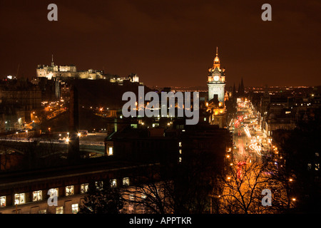 Princes Street in der Nacht entnommen Carlton Hill, Edinburgh, Scotland, UK Stockfoto