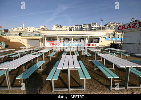 Meer Seite Café in Brighton im winter Stockfoto