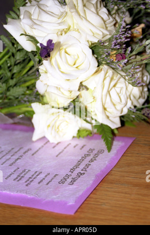 Hochzeit Bouquet und danke Liste Stockfoto