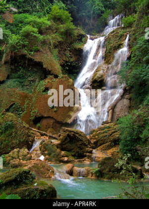 Reihe von Kuang Si Wasserfälle fällt in der Nähe von Luang Prabang Laos JPH0042 Stockfoto